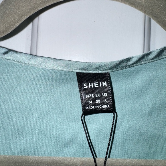 SHEIN / Frenchy Puff Sleeve Button Front Blouse top Mint Green M NWT - Picture 4 of 9